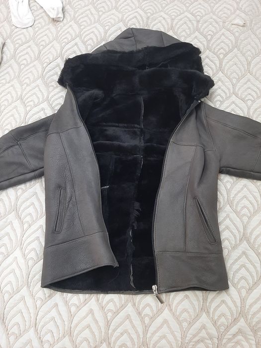 Продам детскую дублёнку, возраст 4-6 лет,