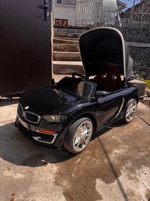 Детская машина электрическая