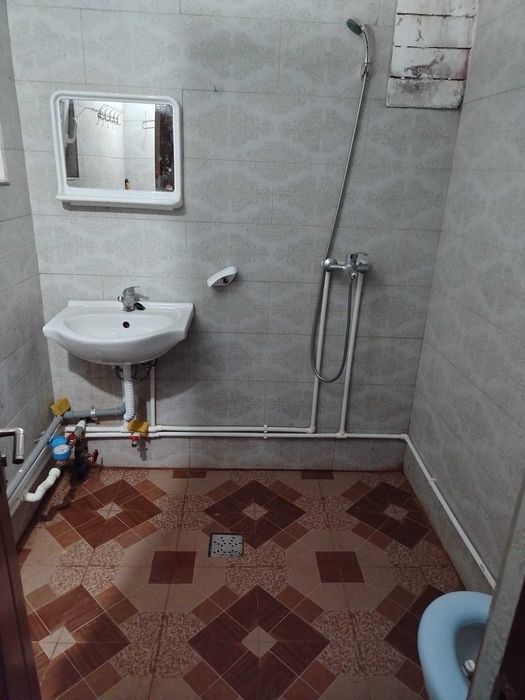Închiriez apartamente la casa.toate utilitățile,curte,centrala gaz.