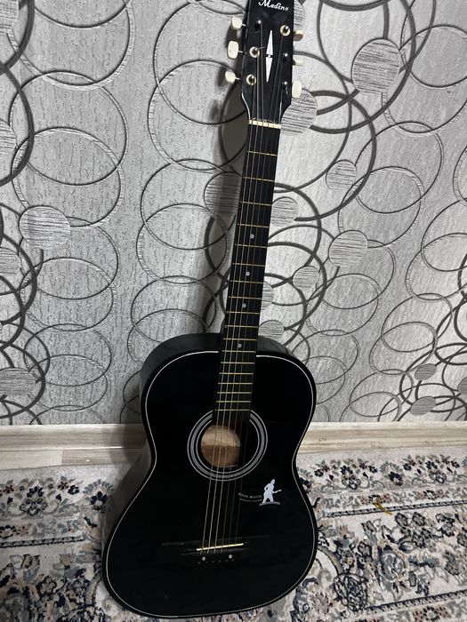 Продаю гитару 38 размер бу