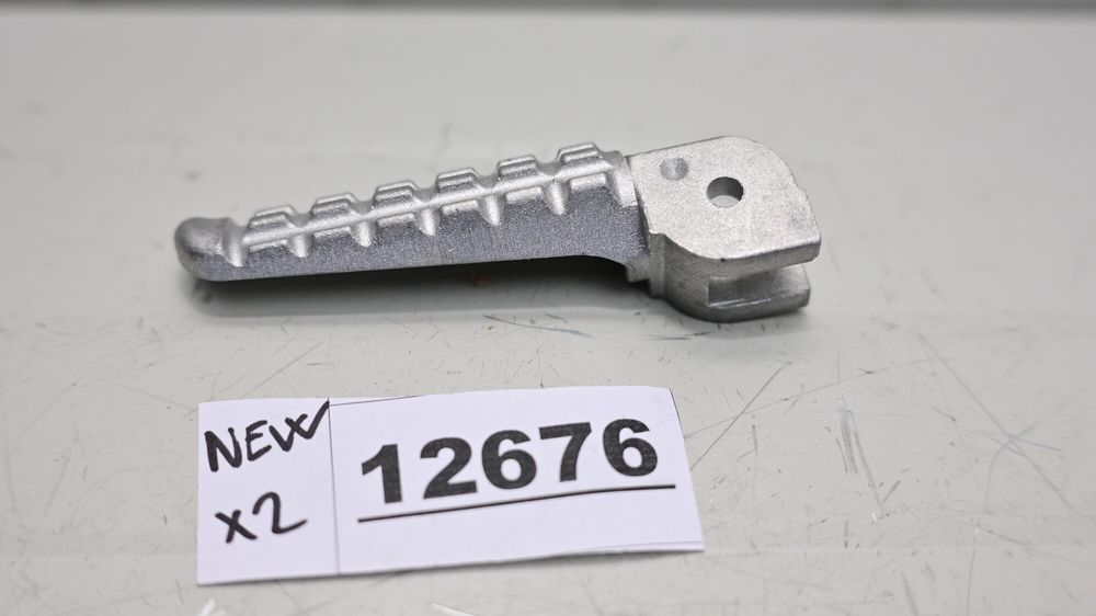 Scarita Peg Fata Dreapta Ducati Monster 796 696