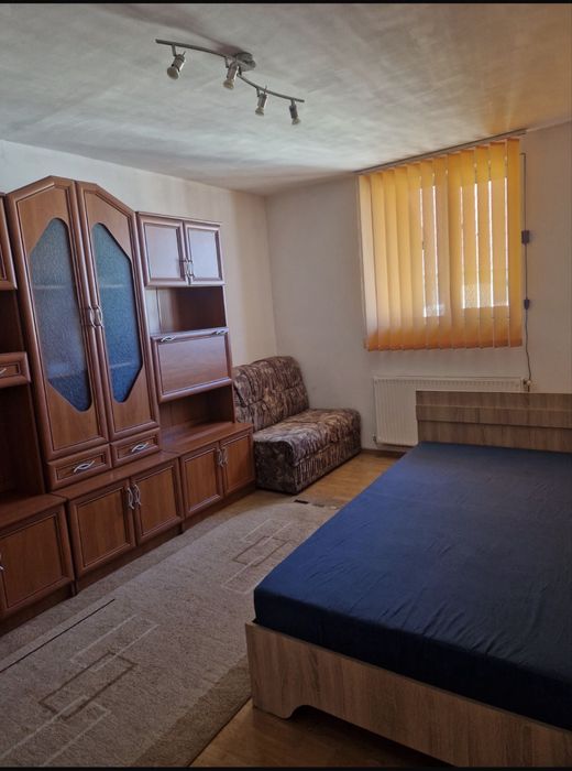 Persoana fizica vand apartament 3 camere