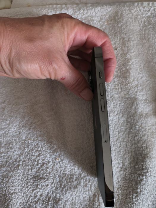 Vand Iphone 13pro ,pachet cu apple watch