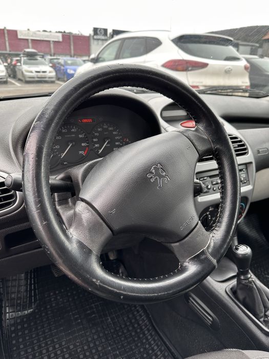Vând  Peugeot  206 1.4 benzina ,An 2005