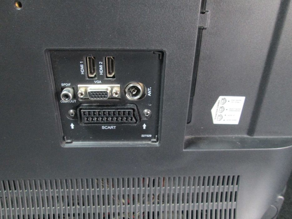 Продавам телевизор Panasonic 32" добре работещ  и с добър външен вид