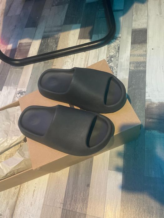 Yezzy slides marimea 40,5