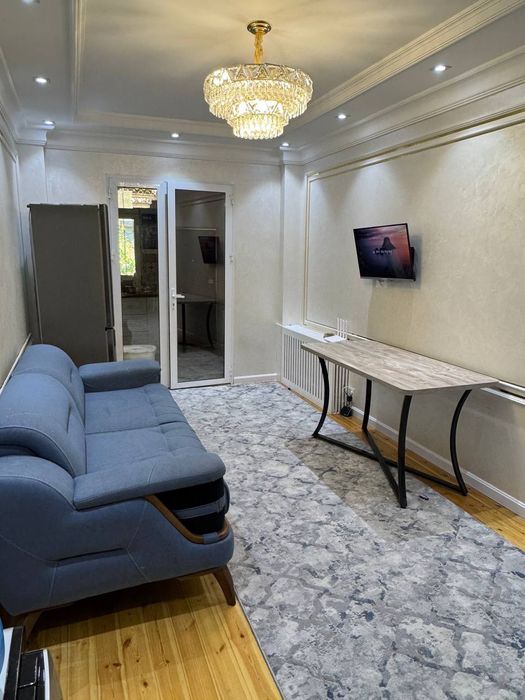 Продаётся квартира 1 этаж 2/3 комнат 88кв