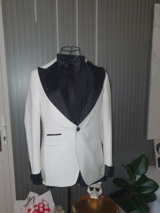 Costum de  mire  alb negru