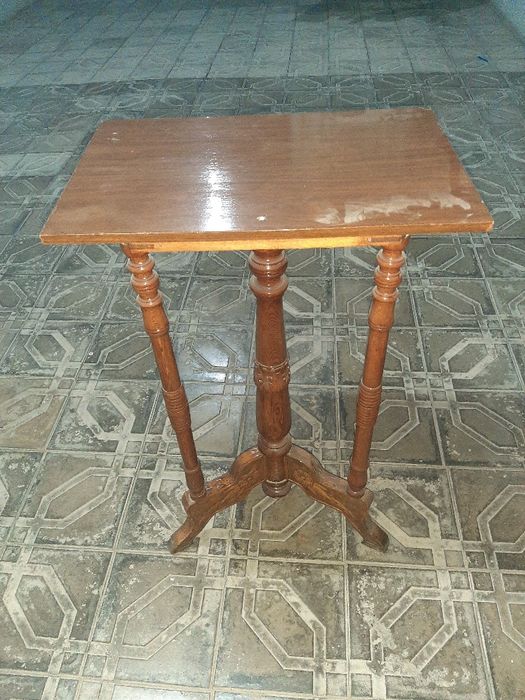 Xolati yaxshi yog'ochdan ishlangan pastavka