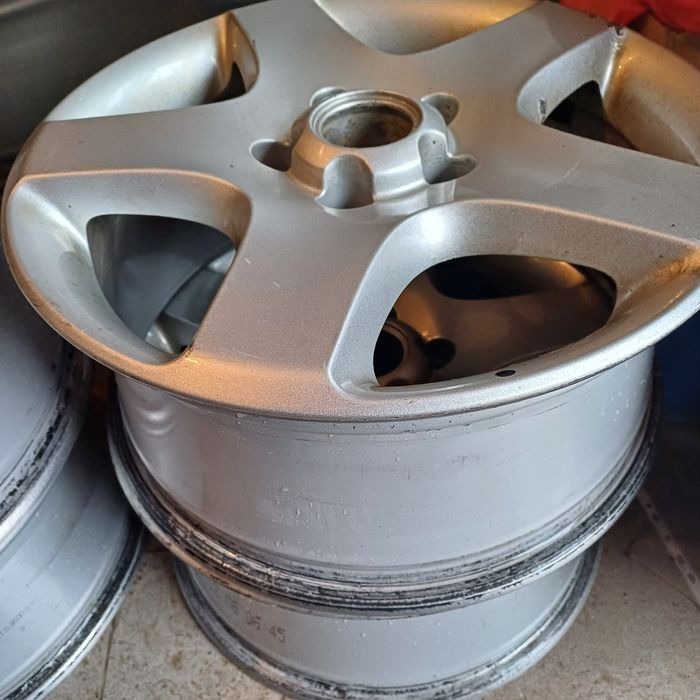 Vând jante originale Touareg