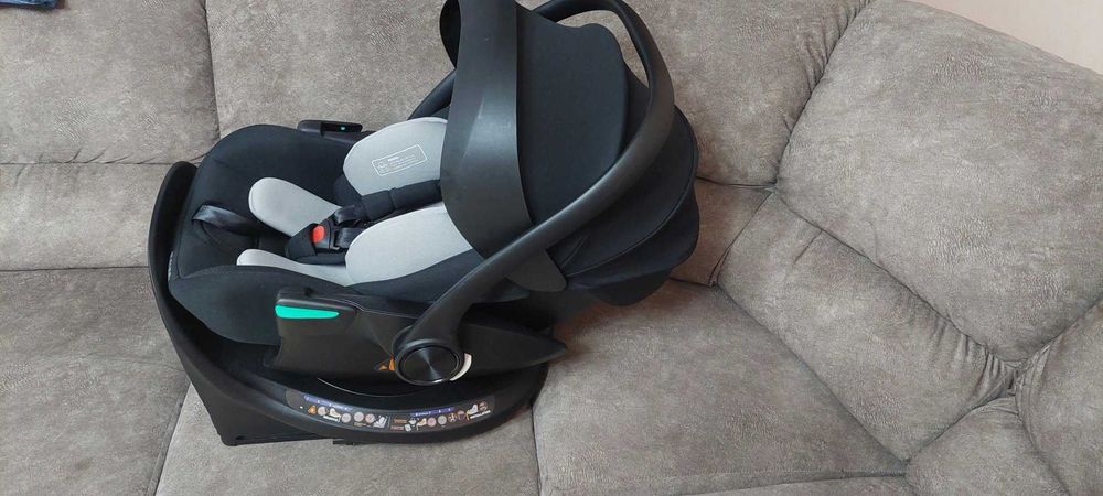 Scoica auto bebe cu Isofix 360 grade cu picior de sprijin