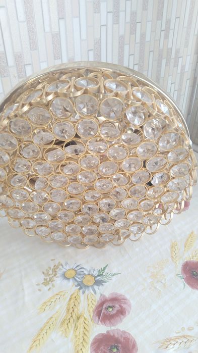 Продам люстру под золото