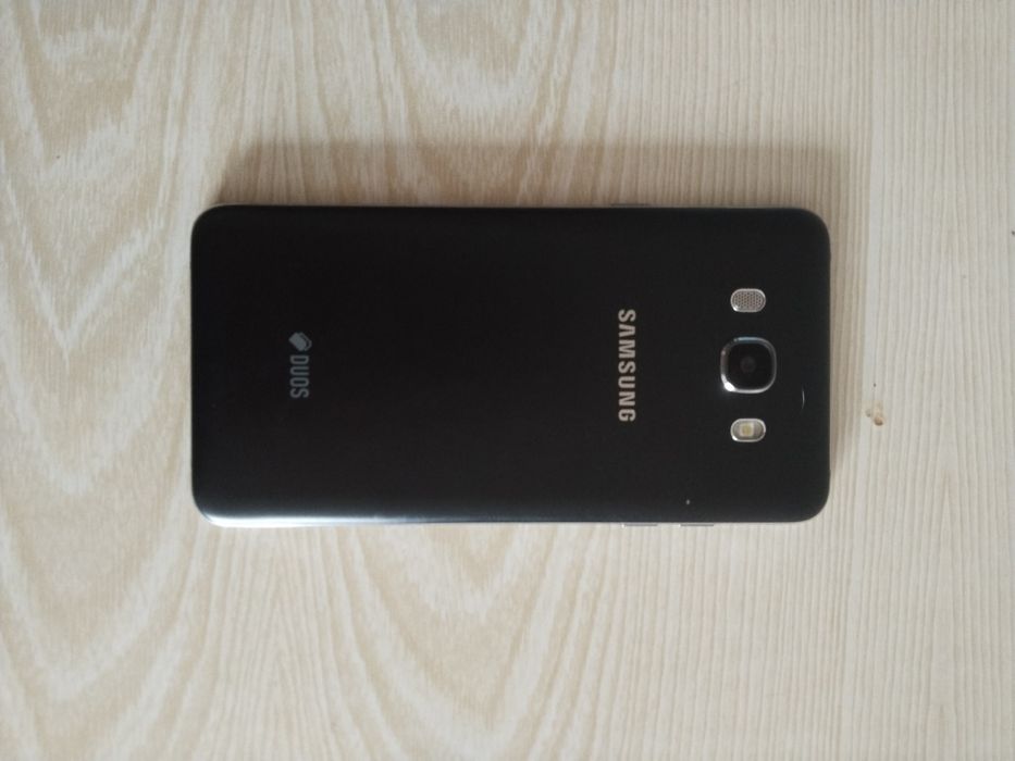 Продам телефон Samsung Galaxy J7 2016