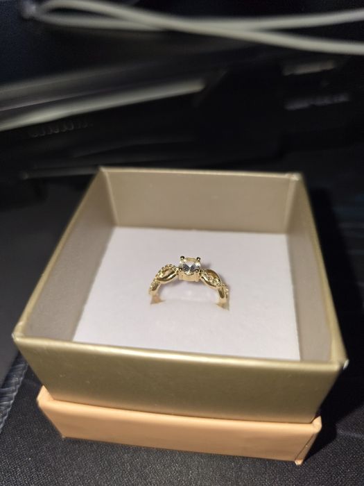 Inel Glamira marime 50, aur 14k cu safire albe