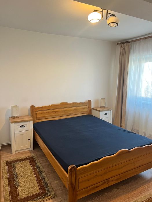 Închiriez apartament  3 camere, strada Victoriei lângă Shopping City T