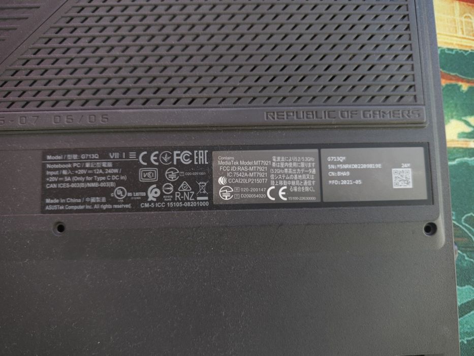 ASUS ROG Strix G17 - Ecran OK, Fără Procesor (Pentru Reparație/Piese)