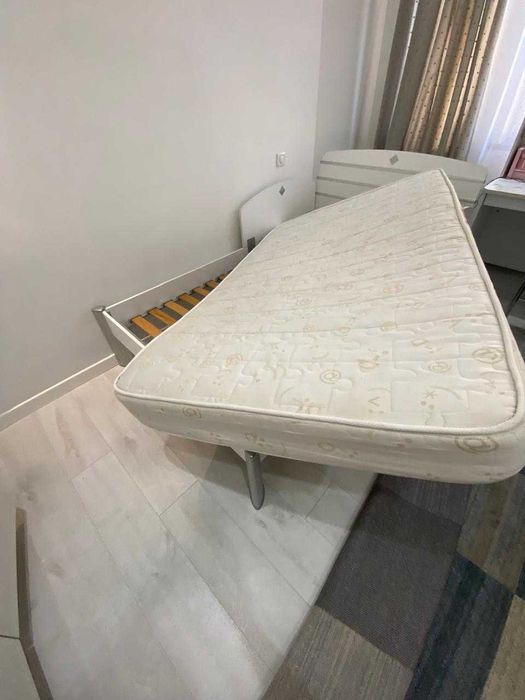 Кровать для спальни