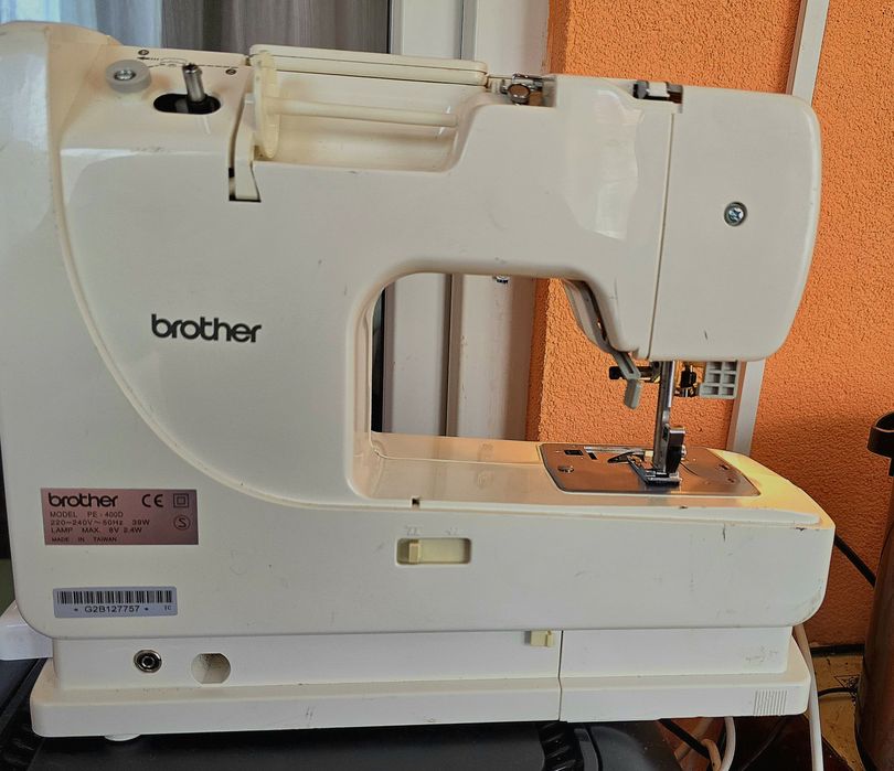 Masina de brodat Brother PE-400D Disney iPooh functionala dar incompleta