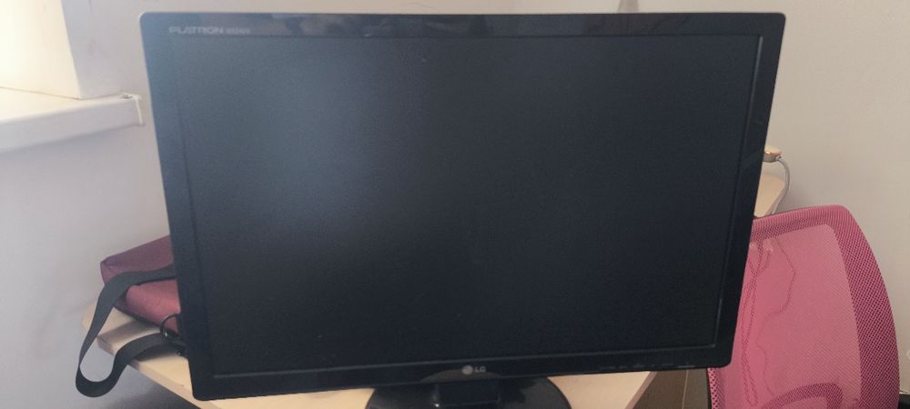 Монитор LG Flatron W2242S
