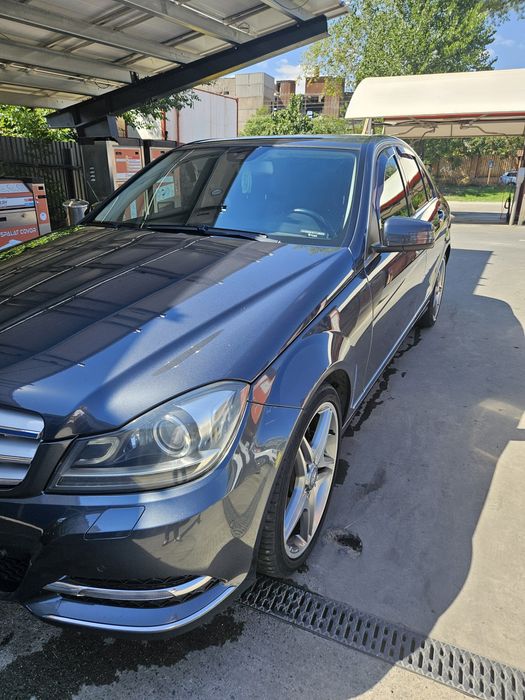 Vând Mercedes C220