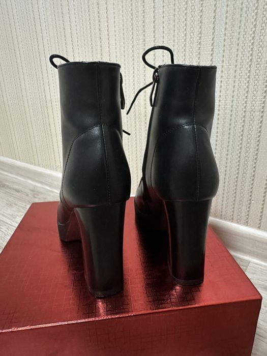 Ботильоны на каблуке