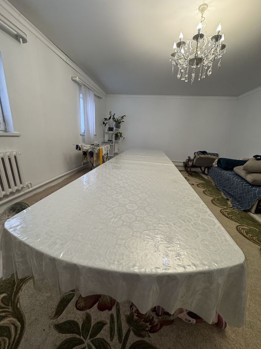 Продам стол для гостиной