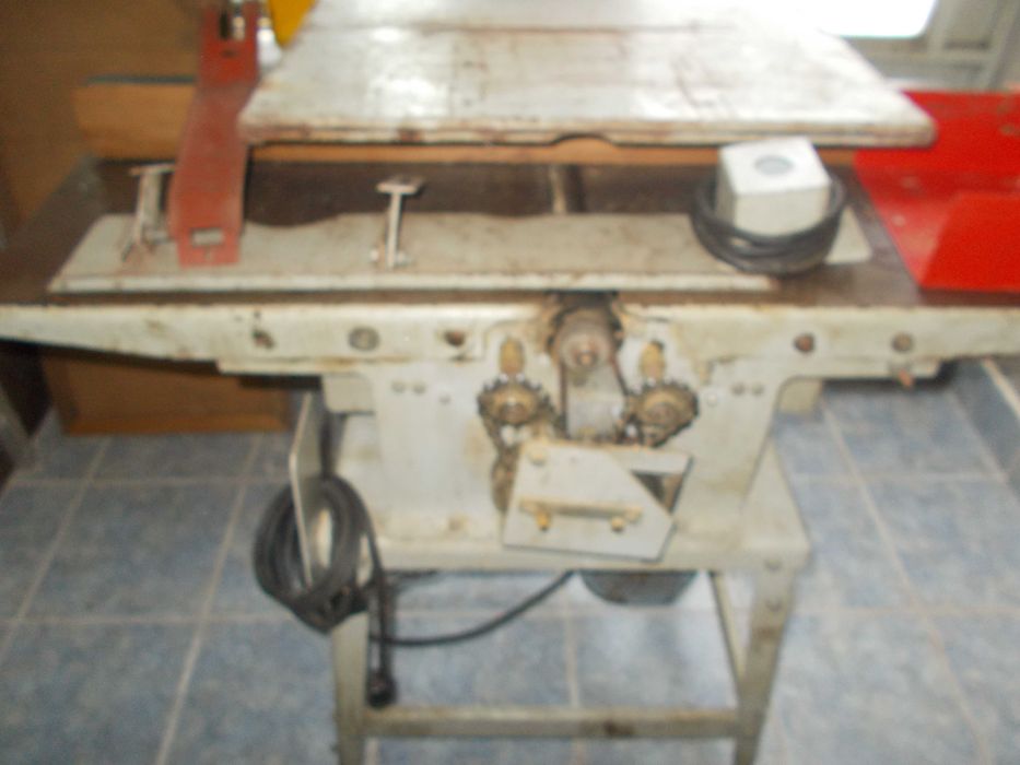 Заводски абрихт с монофазен двигател на 220 V