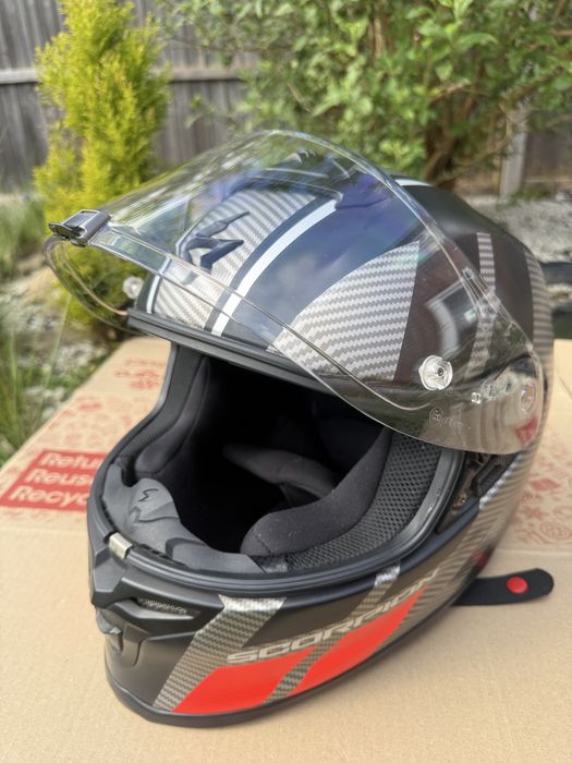 Каска Scorpion Exo R1 Air Carbon