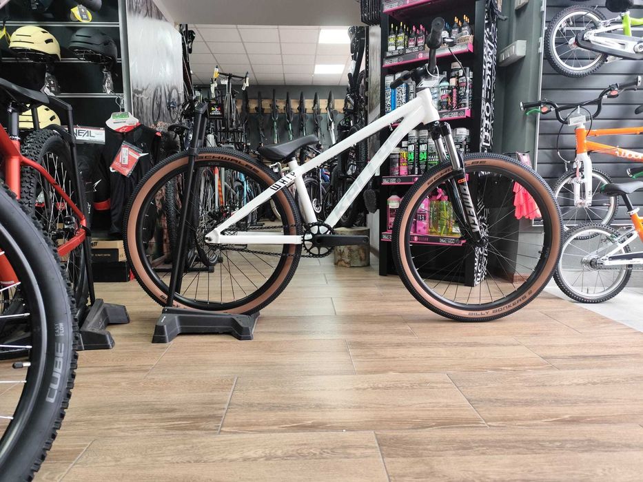 Bicicleta Kellys WHIP 30 M in stoc la Est Bike Funky Sports