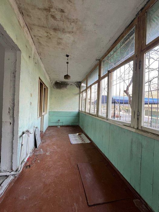 Продаётся квартира 2 ком 1 этаж рядом метро Туркистон ориентир Арбат