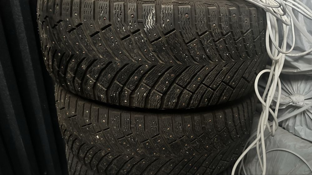 Продам шины комплект 255/55/18