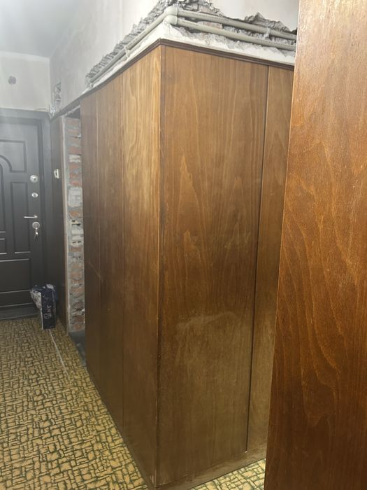 Гардероб разглобен и ламперия