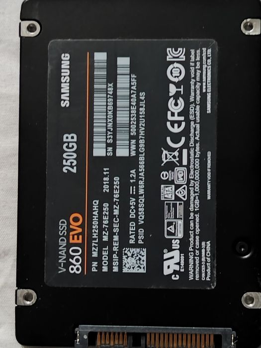 Ssd 250 sau 500 gb sau HDD  de 1 sau 2tb si hdd de 1 sau 2tb