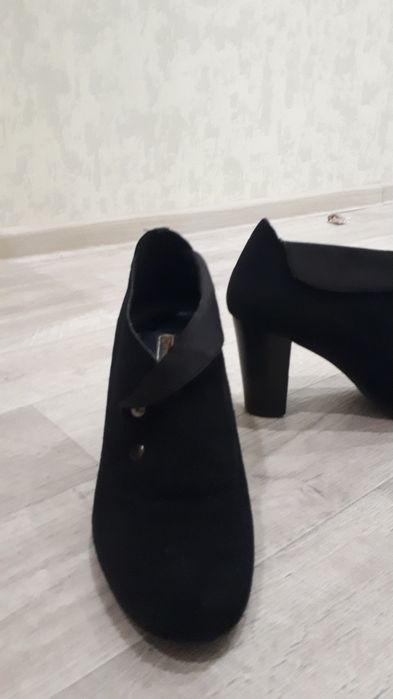 Продам замшевые ботельены