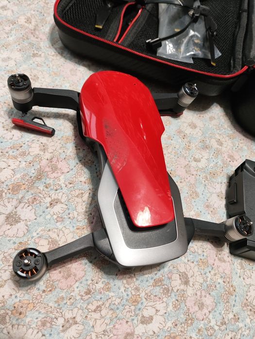 Квадрокоптер DJI MAVIC AIR