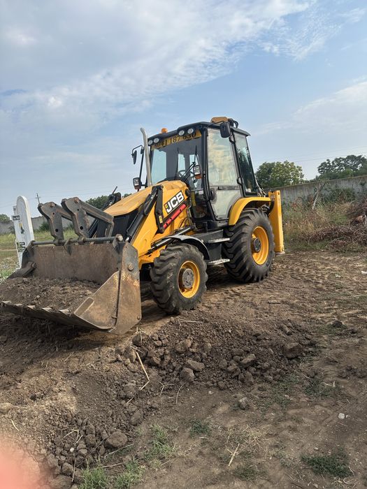 Buldoexcavator de inchiriat