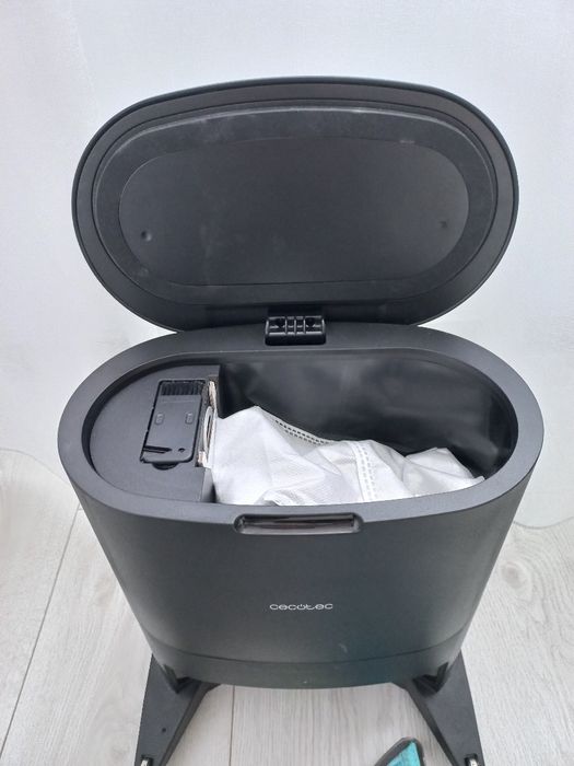 Aspirator  Cecotec CONGA la mâna a doua