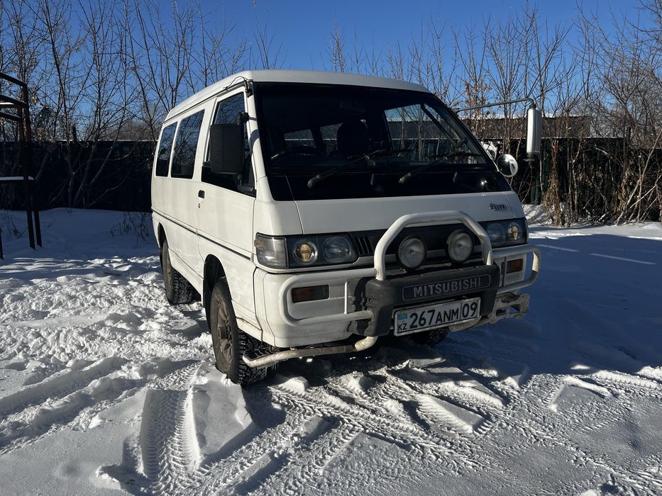 Митсубиси Делика 4д56