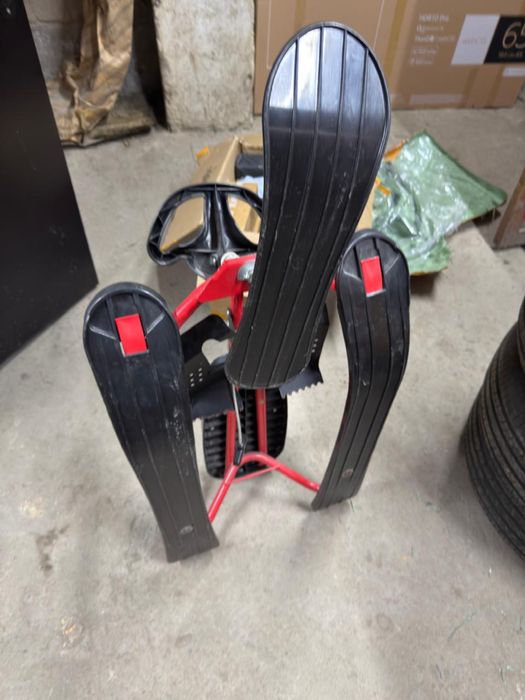 Санки чук и гек.