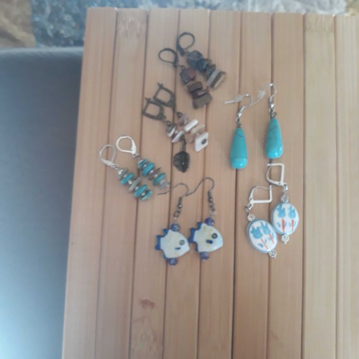 Обеци от естествени камъни