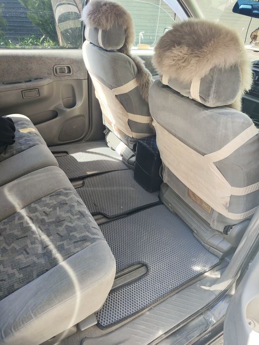 Ниссан Рнесса 1998 г.в.