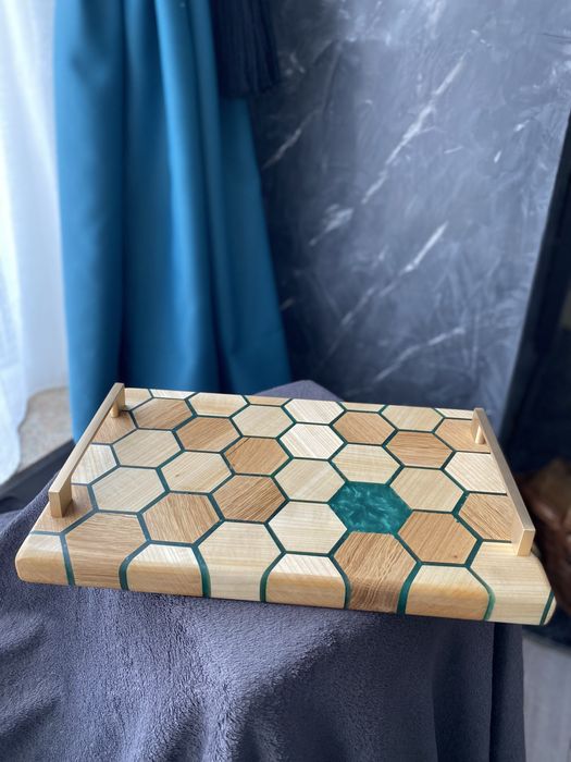 Platou de servit din lemn si rasina