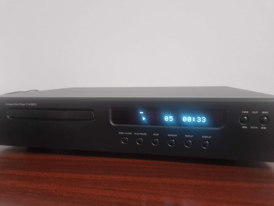 NAD C545BEE – CD player audiofil, stare perfectă de funcționare