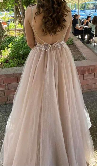 Рокля пепел от рози