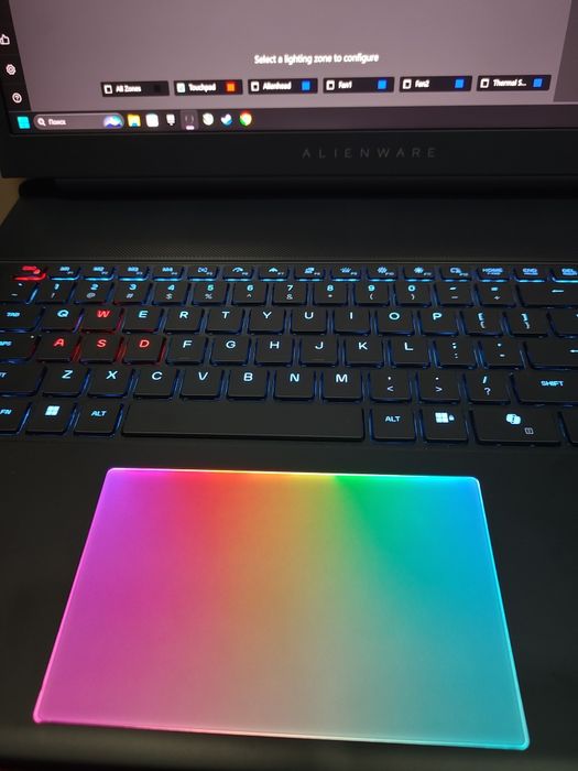Ноутбук Alienware 18 rtx 5090