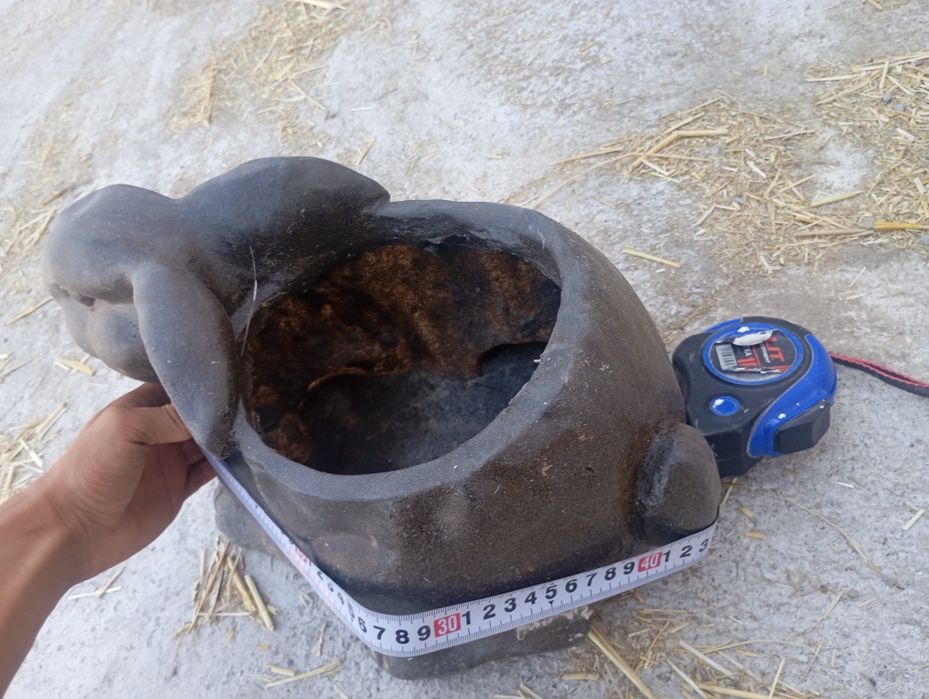 Qoyon xaykal tuvakli
