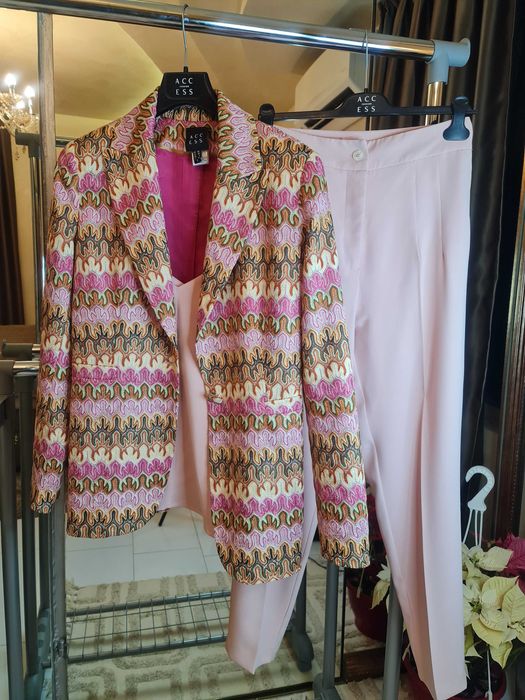 3 части сако, панталон и потник в М размер на ACCESS