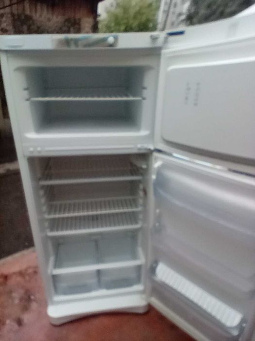 Срочно продам холодильник lg 20000тг.