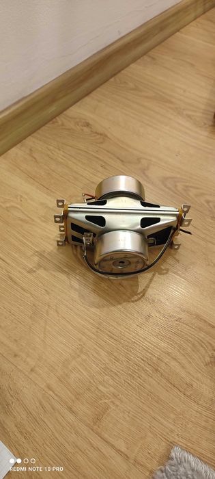 Vand difuzoare de 10W ca NOI