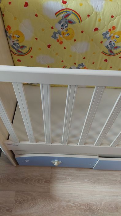 Бебешко легло на три нива с люлка и матрак